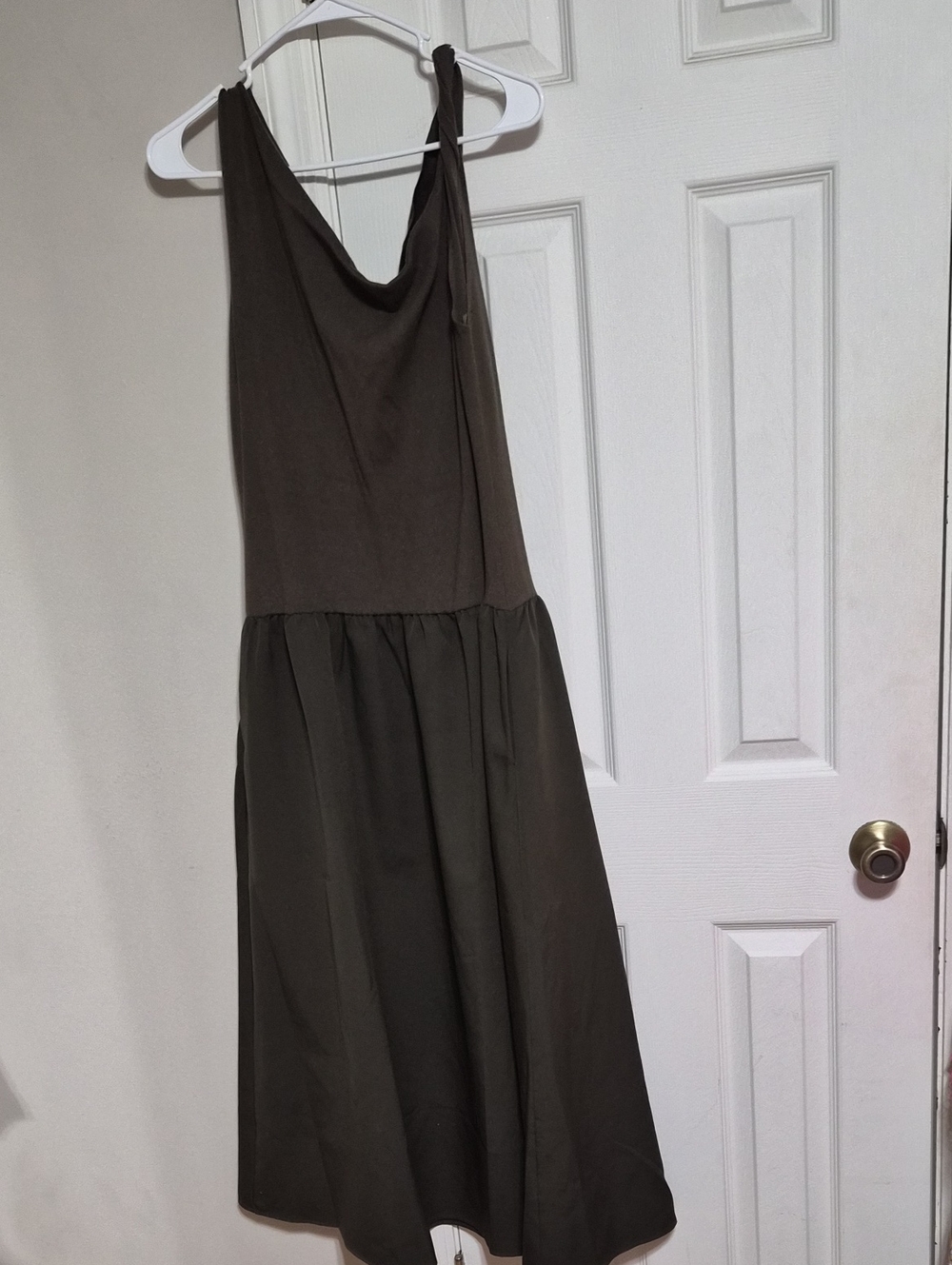Sleeveless Midi Dress in Olive Brown